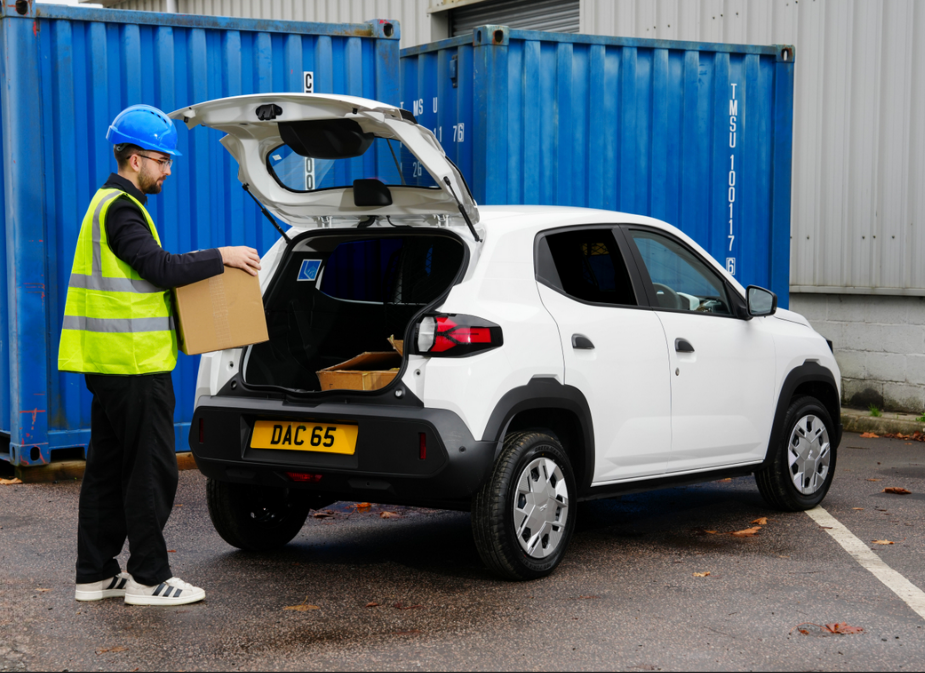 DACIA SPRING 52kW Cargo Extreme 24kWh Van Auto
